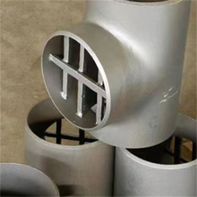 24&quot; Kaynaklı Boru Ek Parçaları Karbon Çelik Eşit Tee / Tee Azaltma Asme Astm A234 Wpb